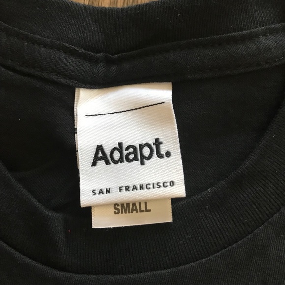 NWOT Gold Blooded Adapt T-shirt - Picture 3 of 3